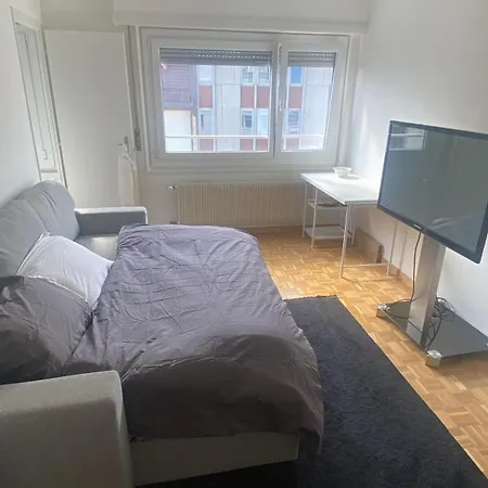 In Laussane Lejlighed